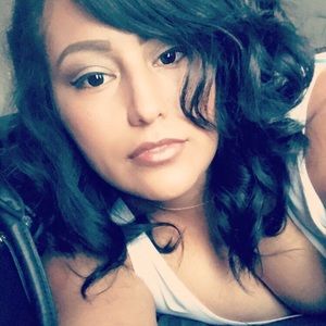 Meet your Posher, Faviola